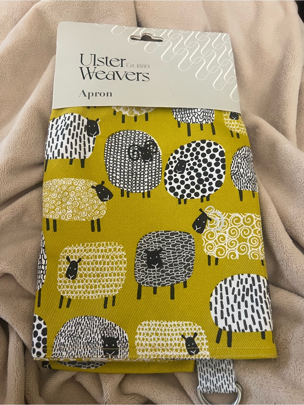 Ulster Weavers Est. 1880 Dotty Sheep 100% Cotton Apron, new in package